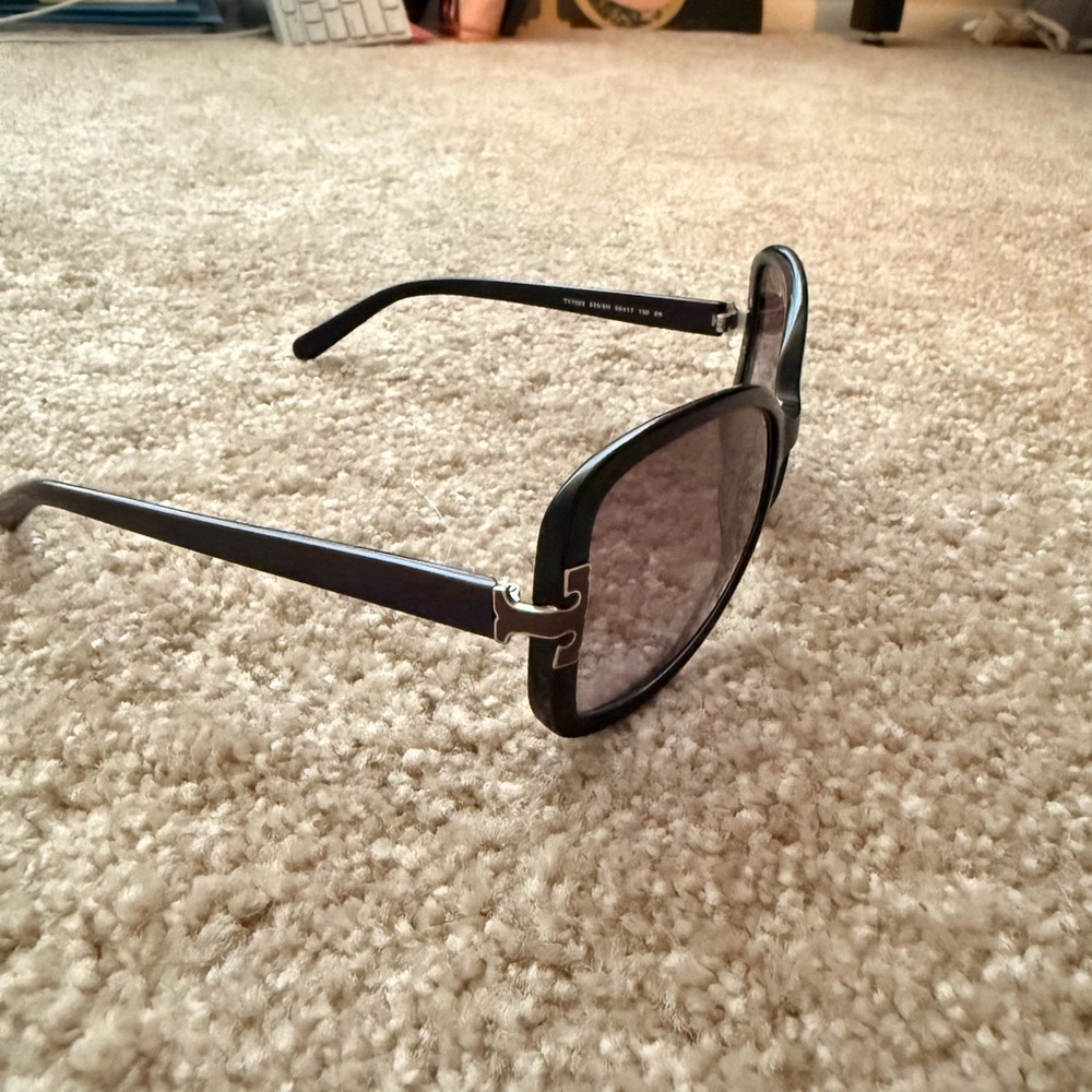 Chic plum Sunglasses
